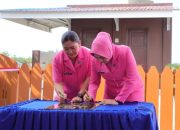 Ketua Bhayangkari Daerah Sulteng Resmikan Fasilitas MCK di Kampung Nelayan