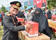 Kapolda Sulteng Serahkan Bantuan Mesin Jahit Kepada Istri Eks Napiter