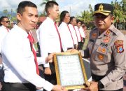 Kapolres Parimo Berikan Penghargaan kepada Personel Berprestasi