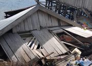 Akibat Diterjang Angin Puting Satu Unit Rumah Warga Rata Dengan Tanah Di Desa Lindo