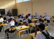 Kanit Binmas Polsek Ampana Tete Kunjungi Sekolah Rakyat 60 Touna