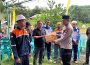 Kapolsek Kintom Hadiri Penyerahan THR Buruh TKBM Pelabuhan Tangkiang