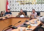 Bupati Amirudin Pimpin Rapat Pembahasan Efisiensi Anggaran