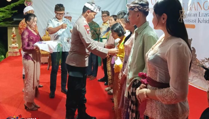 AKBP Wayan Hadiri Pembukaan Utsawa Dharma Gita Di Luwuk