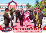 Kapolres Banggai Pimpin Upacara Pedang Pora Lepas Dua Personel Purna Bakti