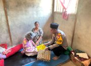 Jumat Berkah, Polsek Nuhon Salurkan Bantuan Sembako untuk Lansia Penderita Stroke di Banggai