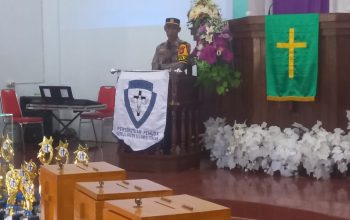 Kapolsek Ampana Kota Ajak Jemaat GKST Calvary Perkuat Toleransi dan Waspadai Ancaman Narkoba