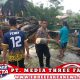 TNI/Polri dan Warga Evakuasi Pohon Tumbang di Luwuk